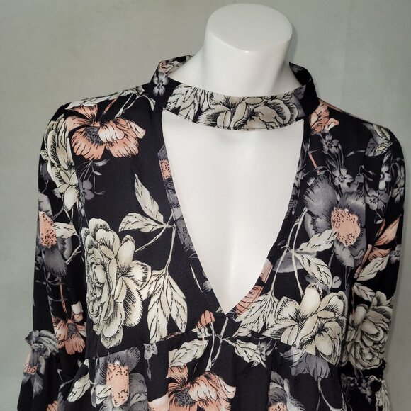 Peach Love Top Womens M Black Floral Collared Bell Sleeve V-Neck‎ Blouse Boho - Picture 2 of 11